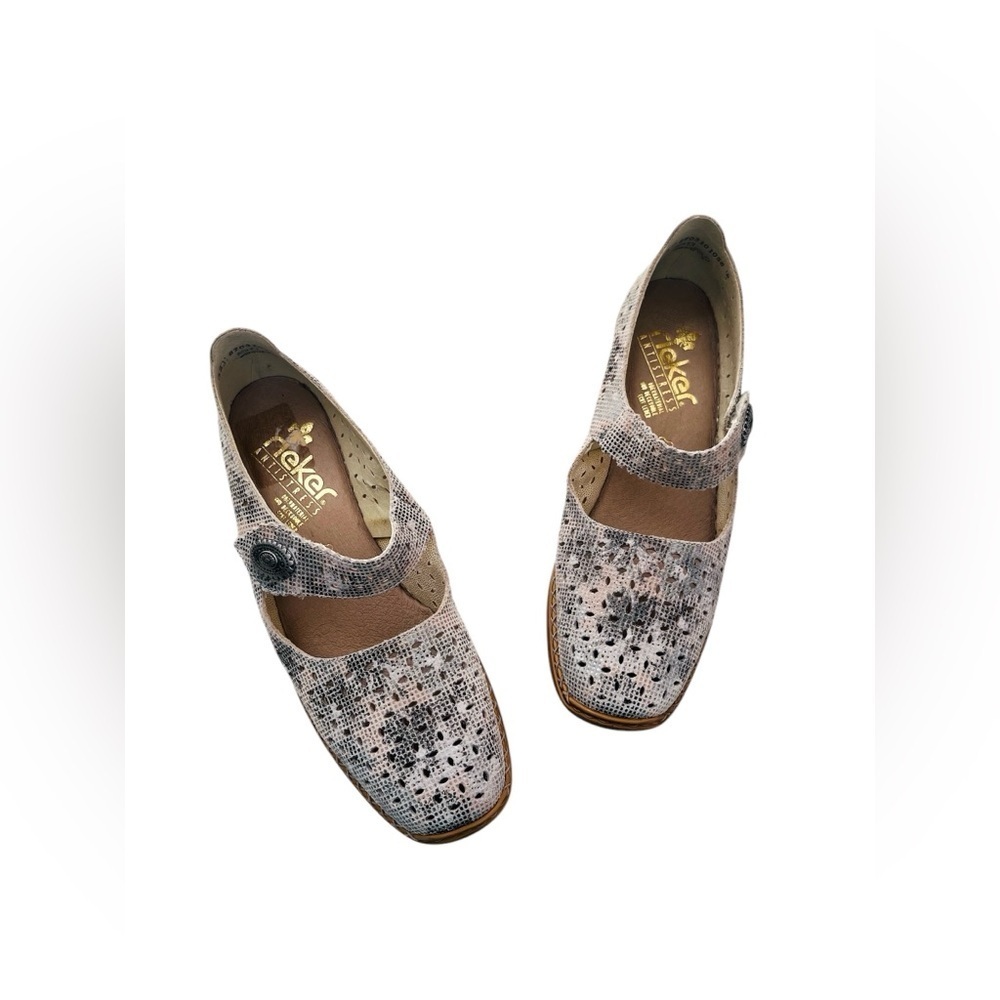 Rieker Women's Textured Mary Jane Flats in Gray and Black